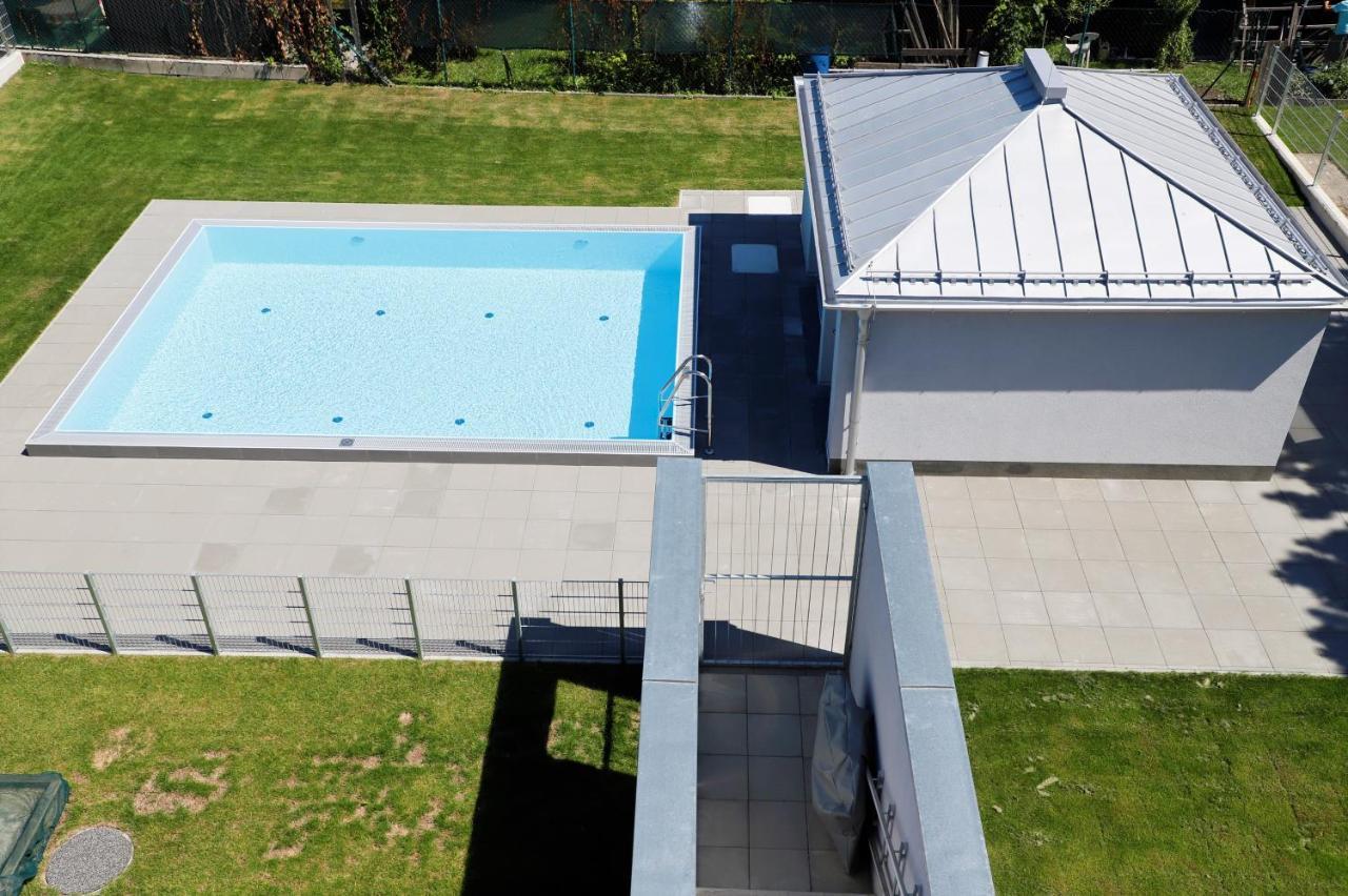 Appartement Rooftop Terrace, Free Garage Parking And Pool! Wenen