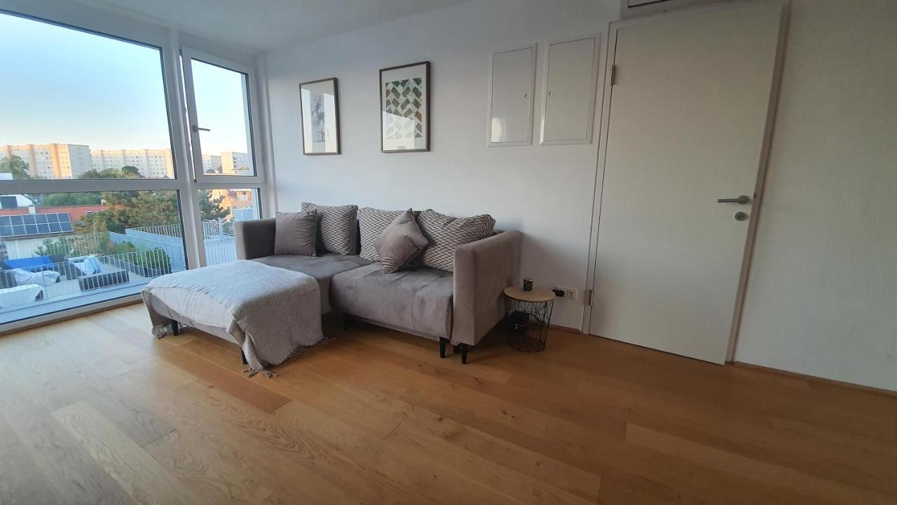 Appartement Rooftop Terrace, Free Garage Parking And Pool! Wenen